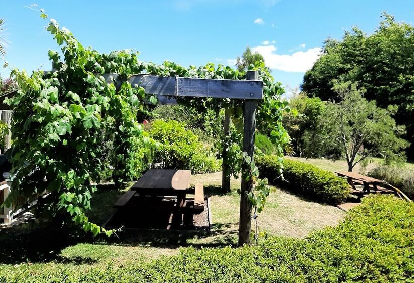 ホテル Eden's Edge Lodge