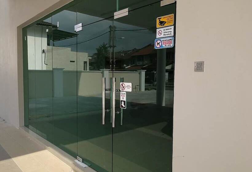 בית מלון כפרי First Guest House Cheras