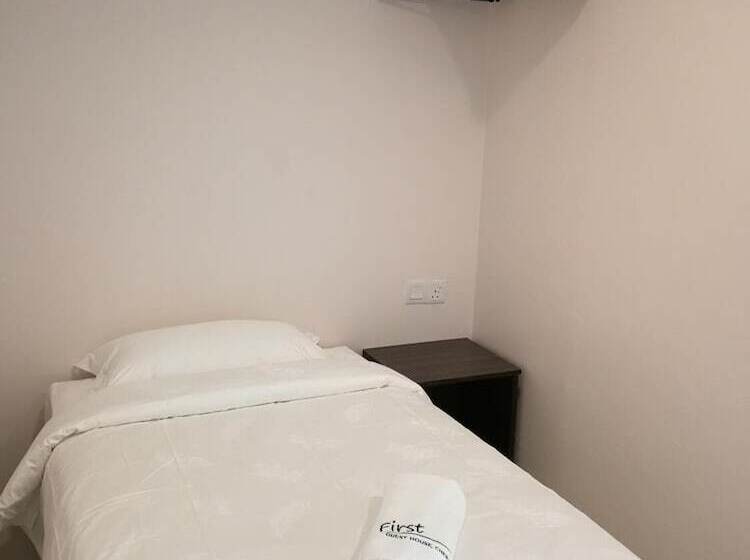 בית מלון כפרי First Guest House Cheras