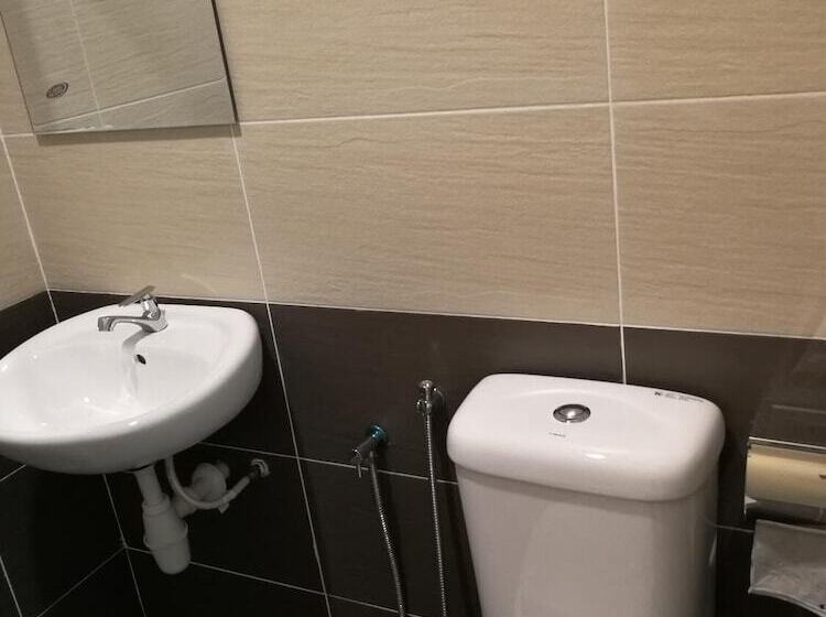 בית מלון כפרי First Guest House Cheras