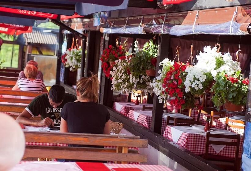 בית מלון כפרי House Rustico