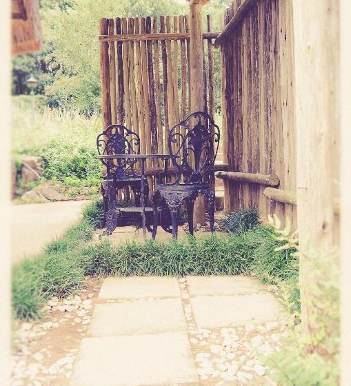 בית מלון כפרי Hawklee Country House