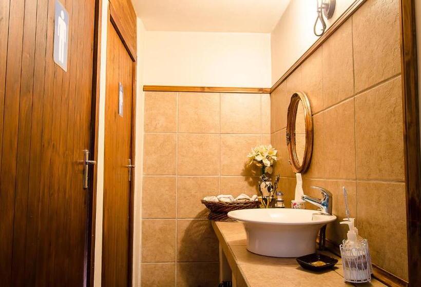 בית מלון כפרי Hawklee Country House