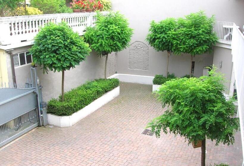 Отель L Alberghetto