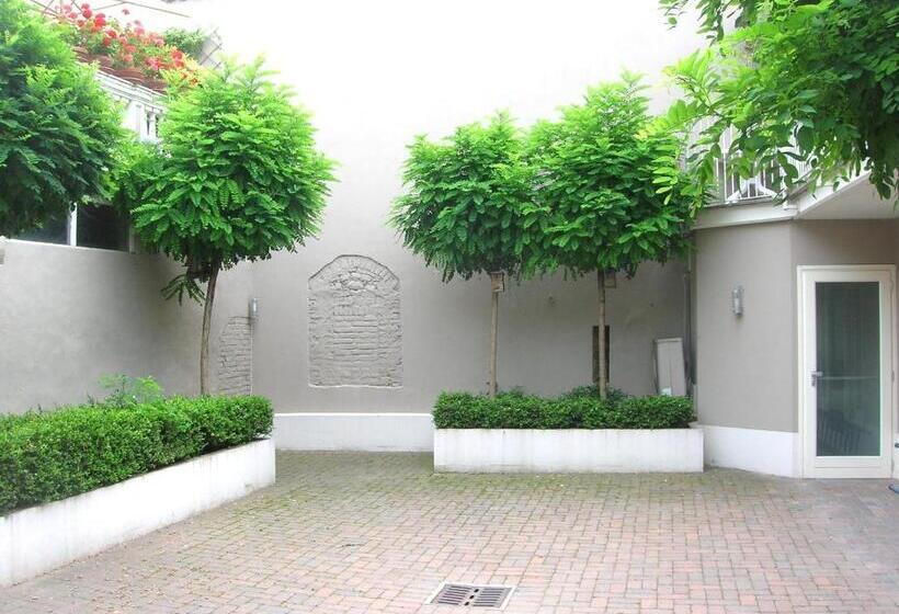 Отель L Alberghetto