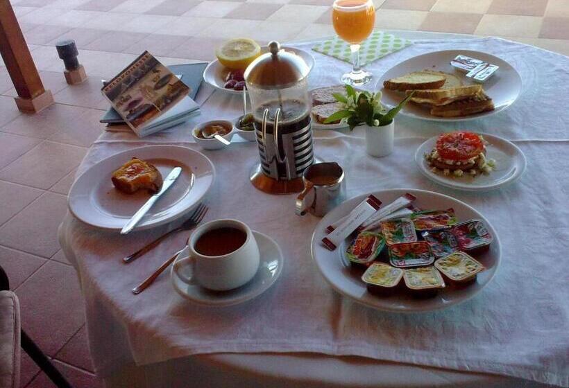 Отель La Petite Planete