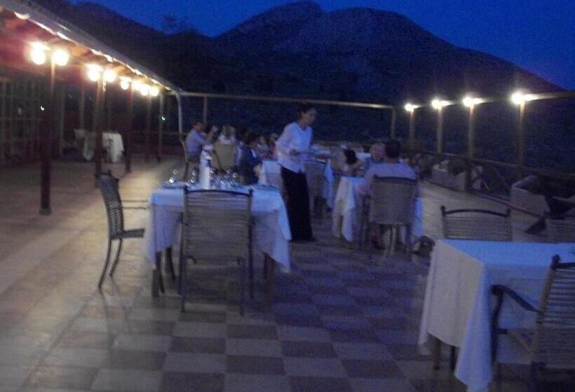 Отель La Petite Planete