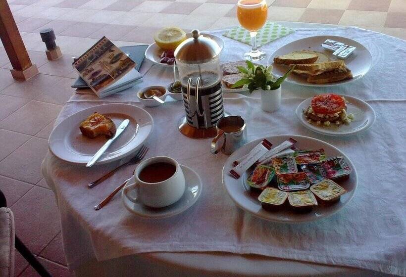 Отель La Petite Planete