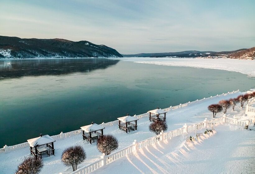 هتل Legenda Baikala