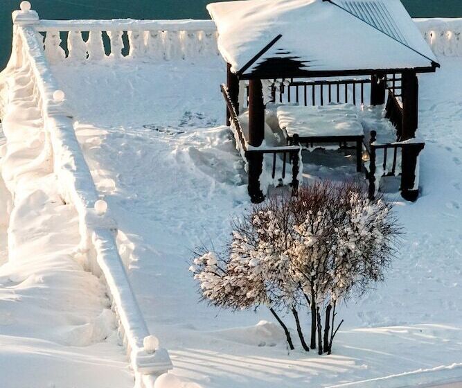 هتل Legenda Baikala