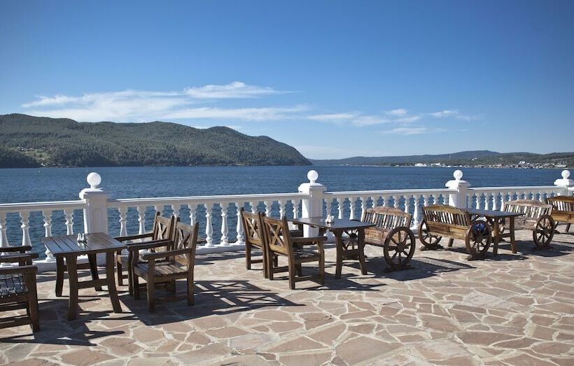 هتل Legenda Baikala