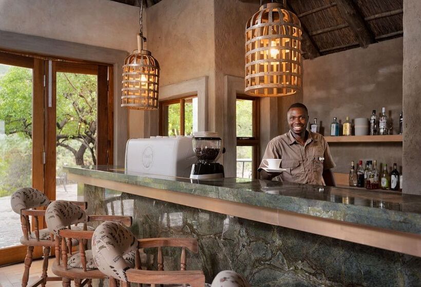 هتل Lush Private Game Lodge