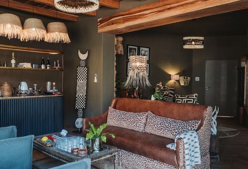 هتل Lush Private Game Lodge
