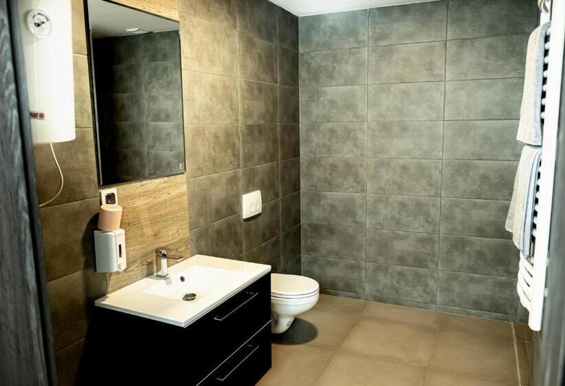 Отель Orange Tree