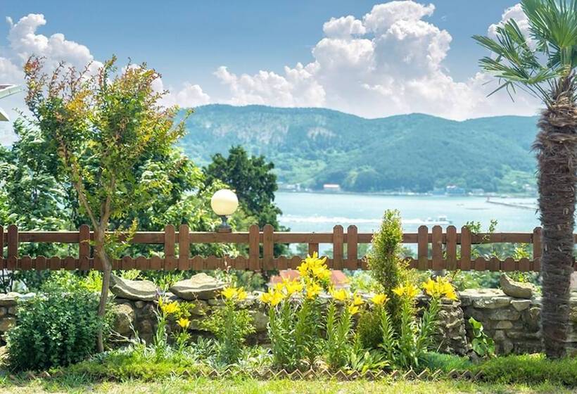 Отель Greennarae Pension