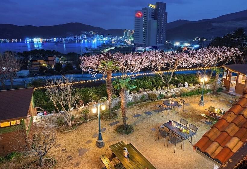 Отель Greennarae Pension