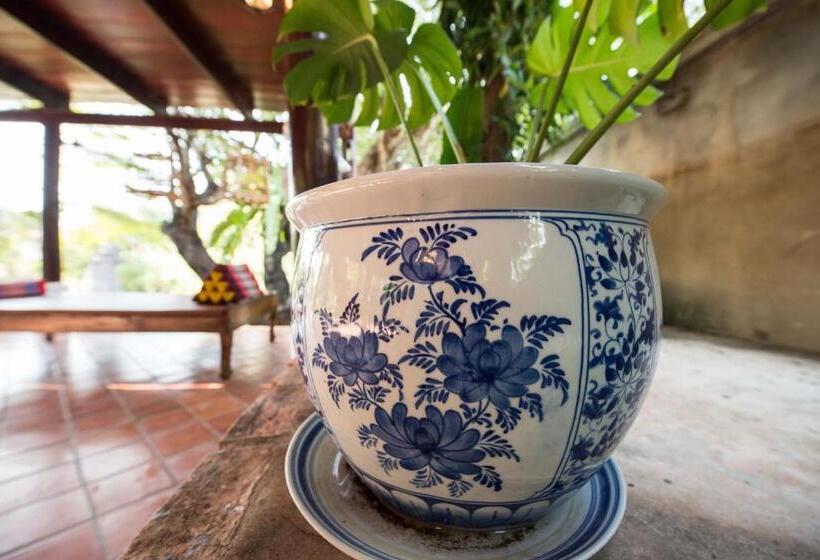 ホテル Phuttal Residence