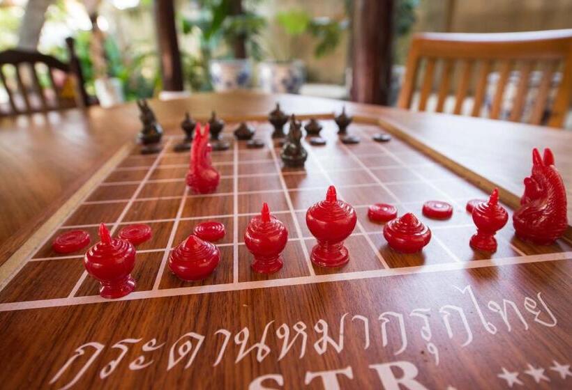 ホテル Phuttal Residence