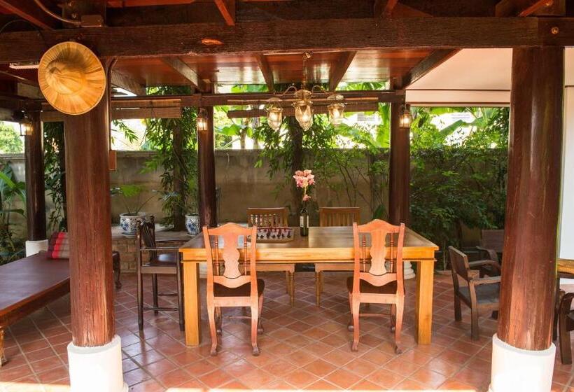 ホテル Phuttal Residence