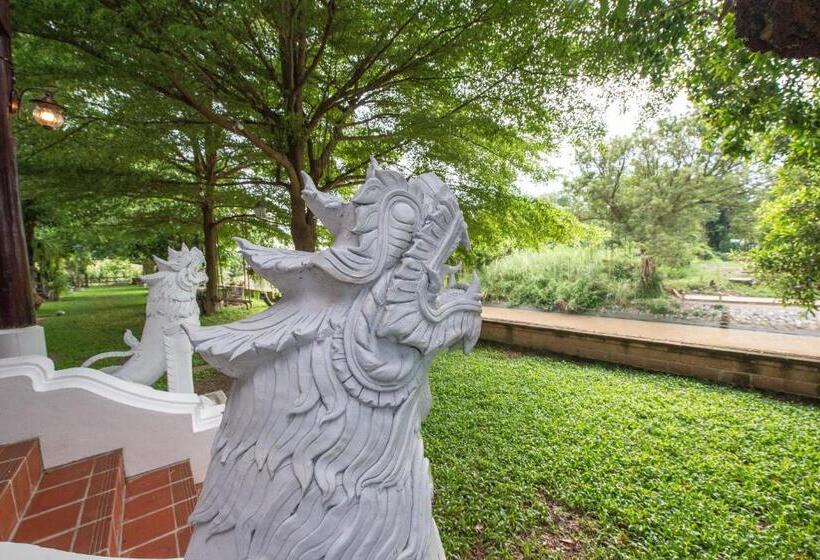 ホテル Phuttal Residence