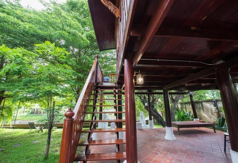 ホテル Phuttal Residence