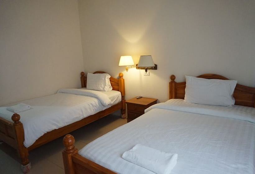 Отель Pornnarumirt