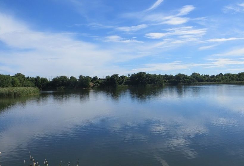 בית מלון כפרי River Garden 888