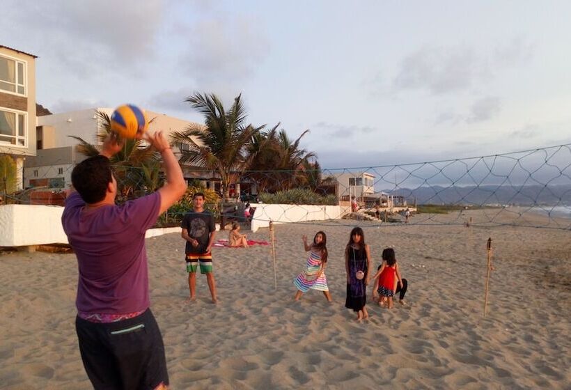 فندق Sanctuary Puerto Cayo Lodge