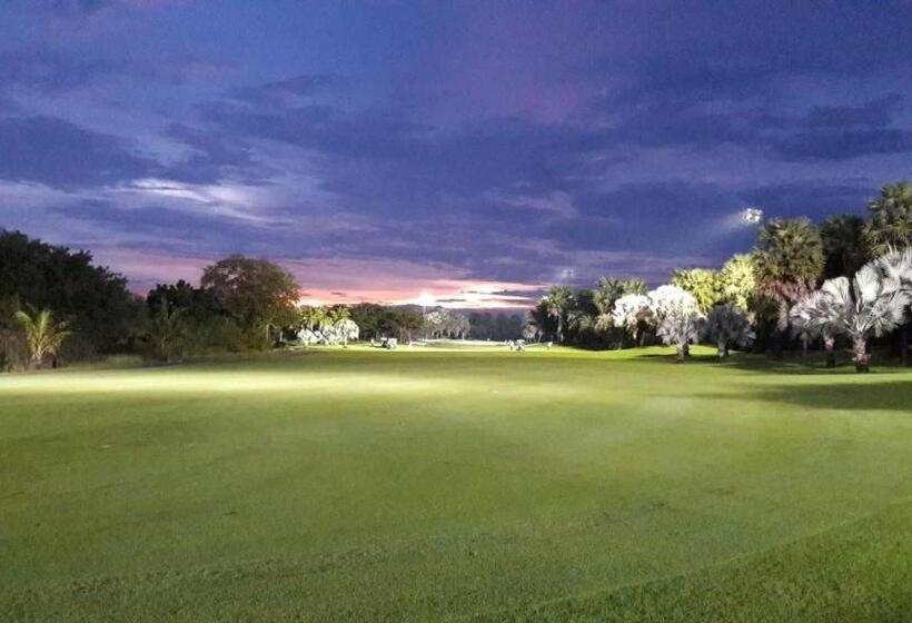 호텔 Suwan Golf & Country Club