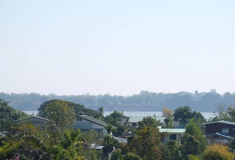 Thatphanom View Hotel Nakhon