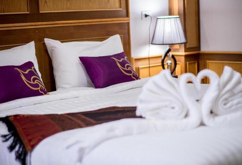 Thatphanom View Hotel Nakhon