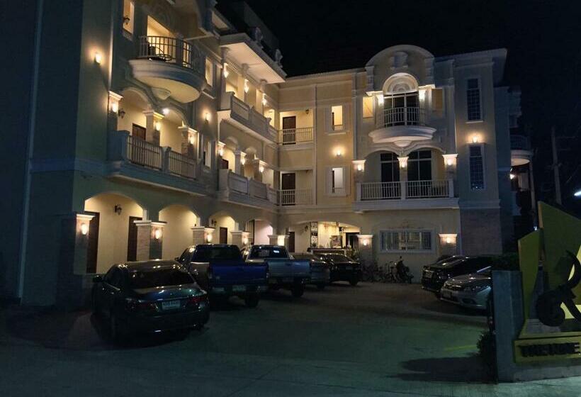 בית מלון כפרי The Nine Mansion