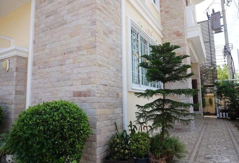 בית מלון כפרי The Nine Mansion