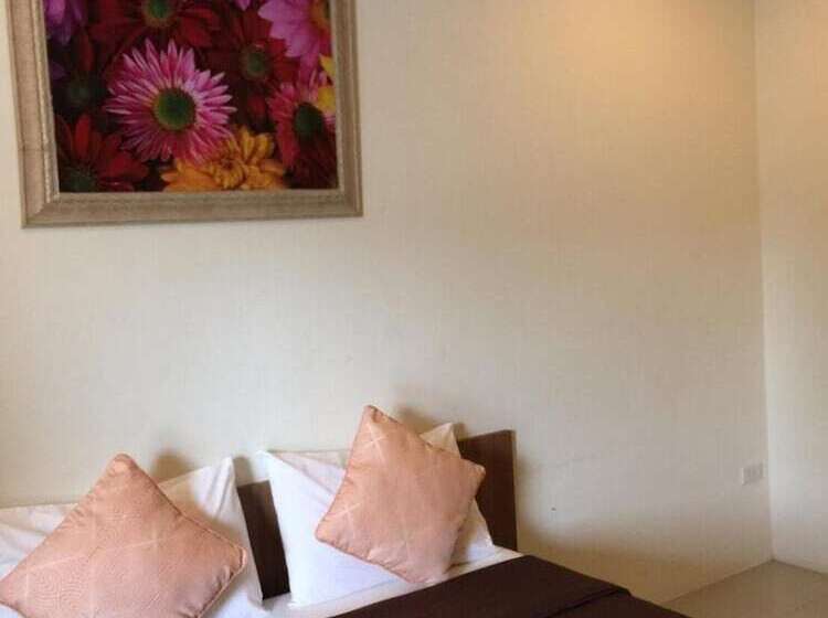 בית מלון כפרי The Nine Mansion