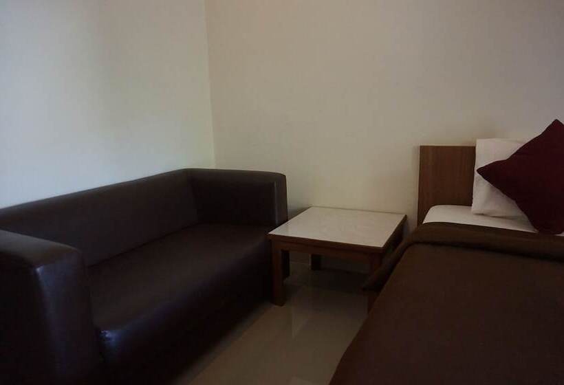 בית מלון כפרי The Nine Mansion