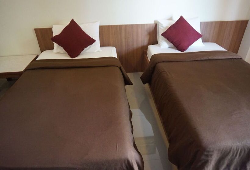 בית מלון כפרי The Nine Mansion