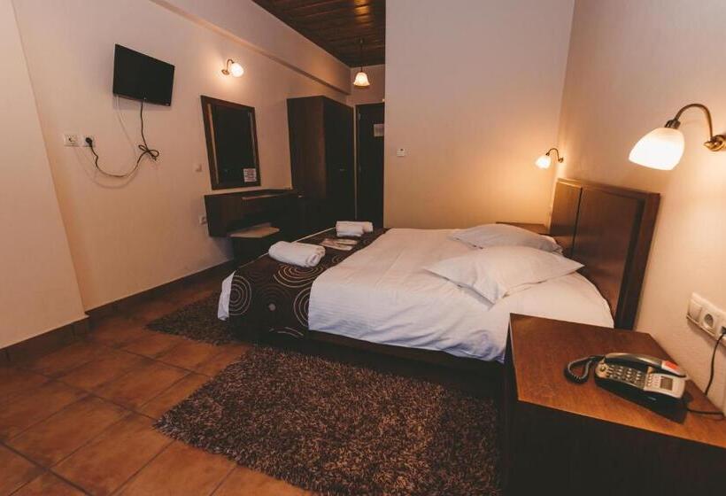 호텔 Thea Mainalou