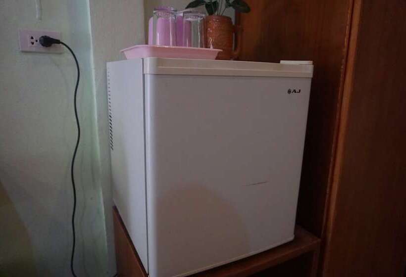 בית מלון כפרי Thumneab Guesthouse