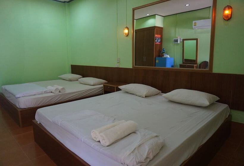 בית מלון כפרי Thumneab Guesthouse