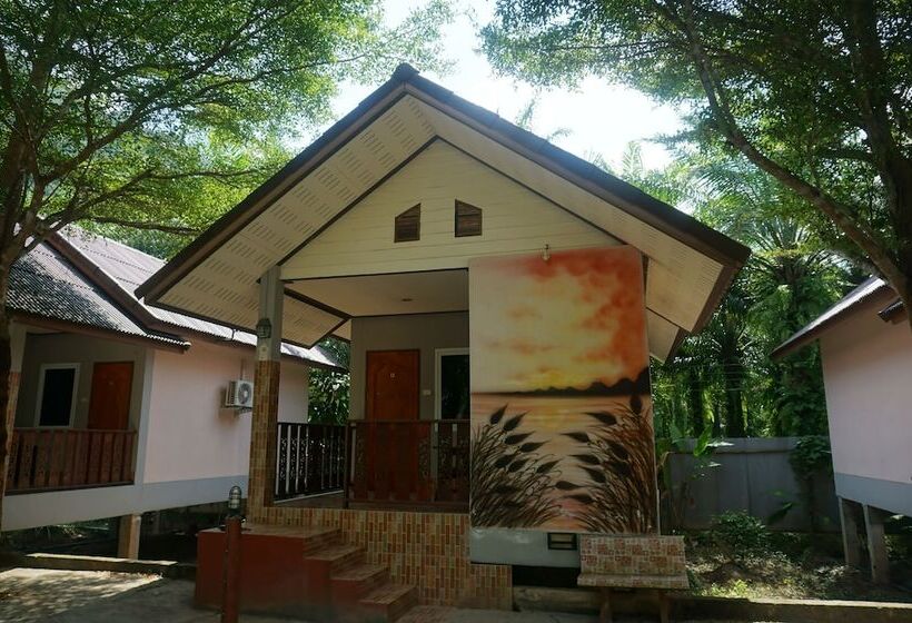 בית מלון כפרי Thumneab Guesthouse