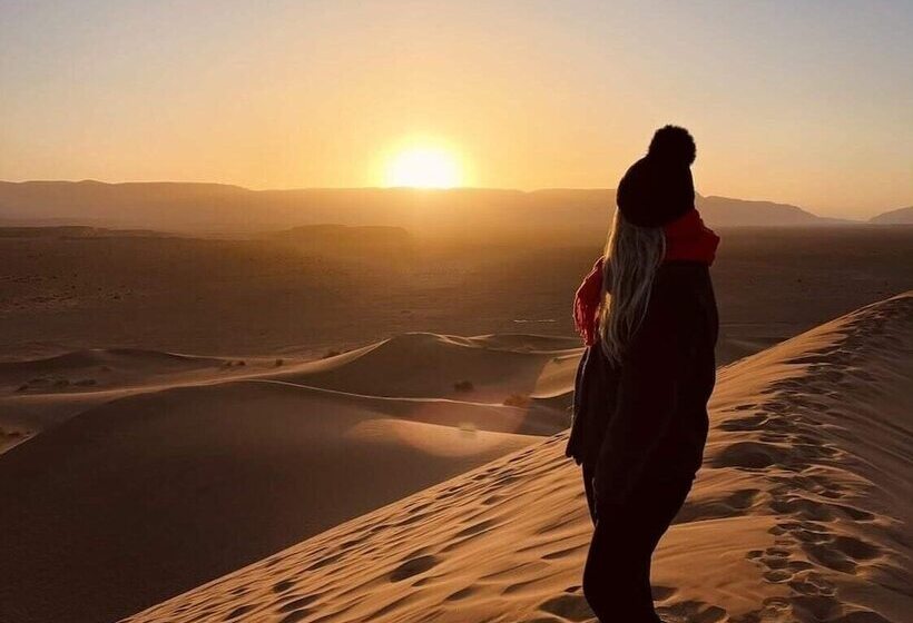 ホテル Tinfou Desert Camp