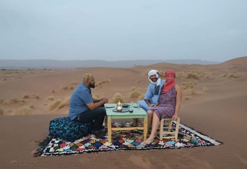 ホテル Tinfou Desert Camp