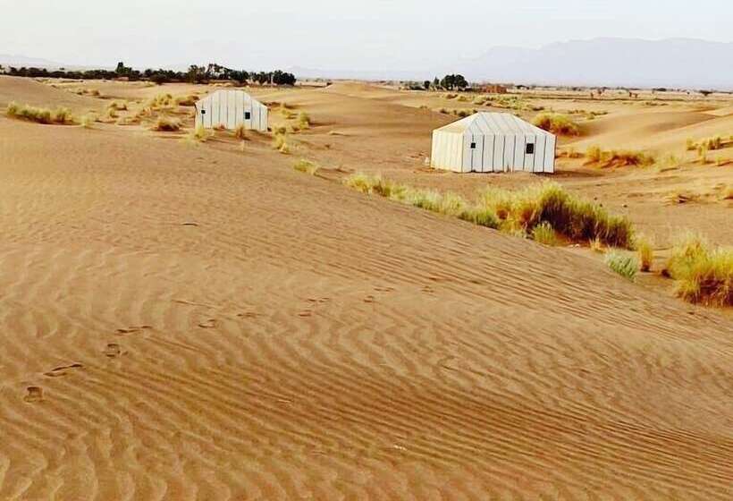 ホテル Tinfou Desert Camp