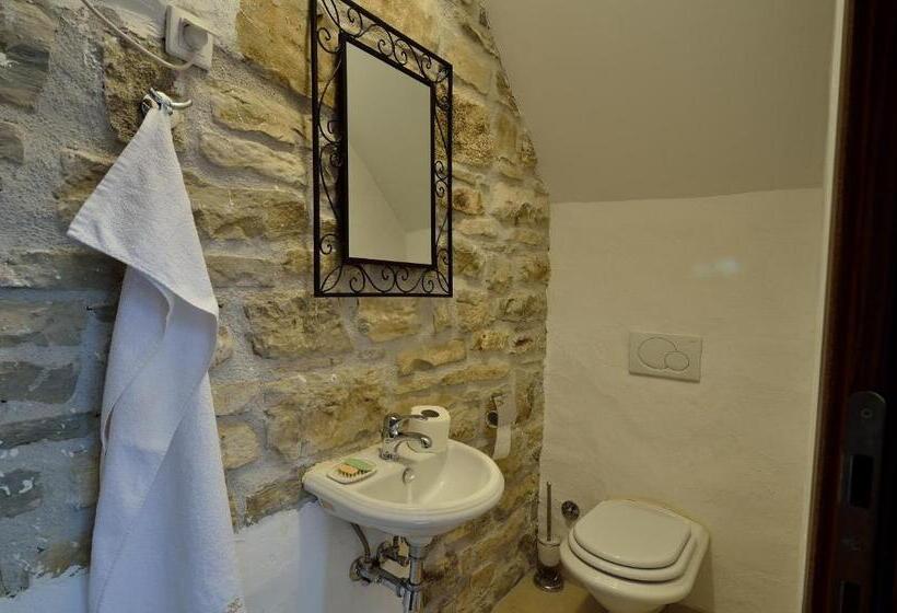 בית מלון כפרי Traditional Stone House Kotli