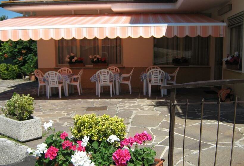 فندق Villa Ester