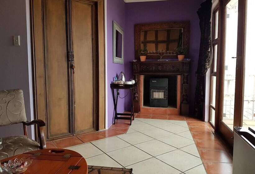 בית מלון כפרי Walkerbay Accommodation