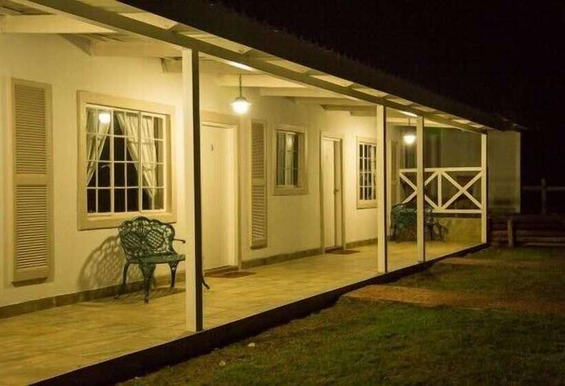 בית מלון כפרי Waterwoods Cottages