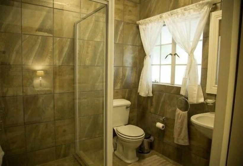 בית מלון כפרי Waterwoods Cottages