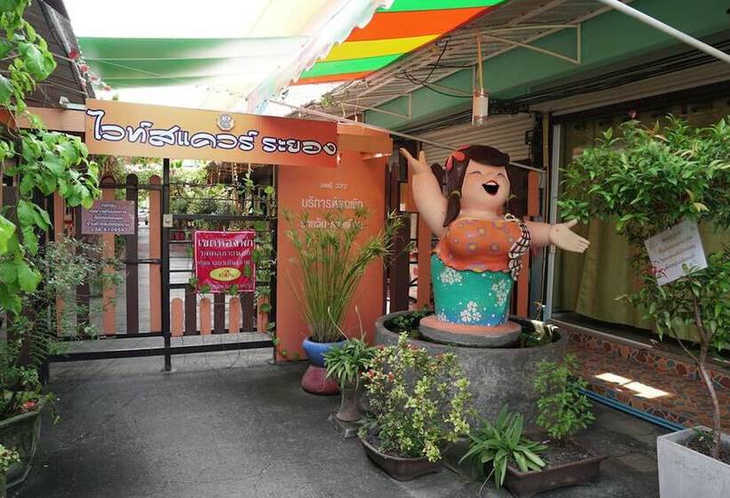 호텔 White Square Rayong