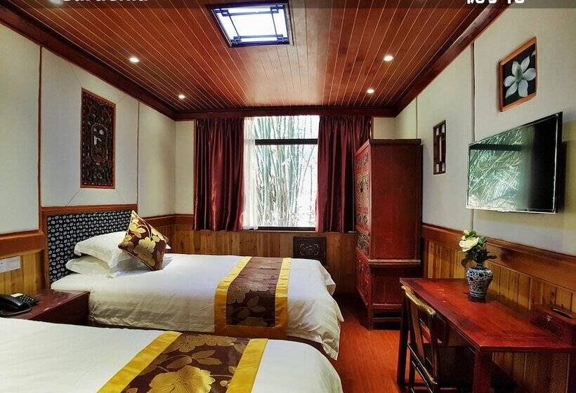Отель Yangshuo Li River Lodge